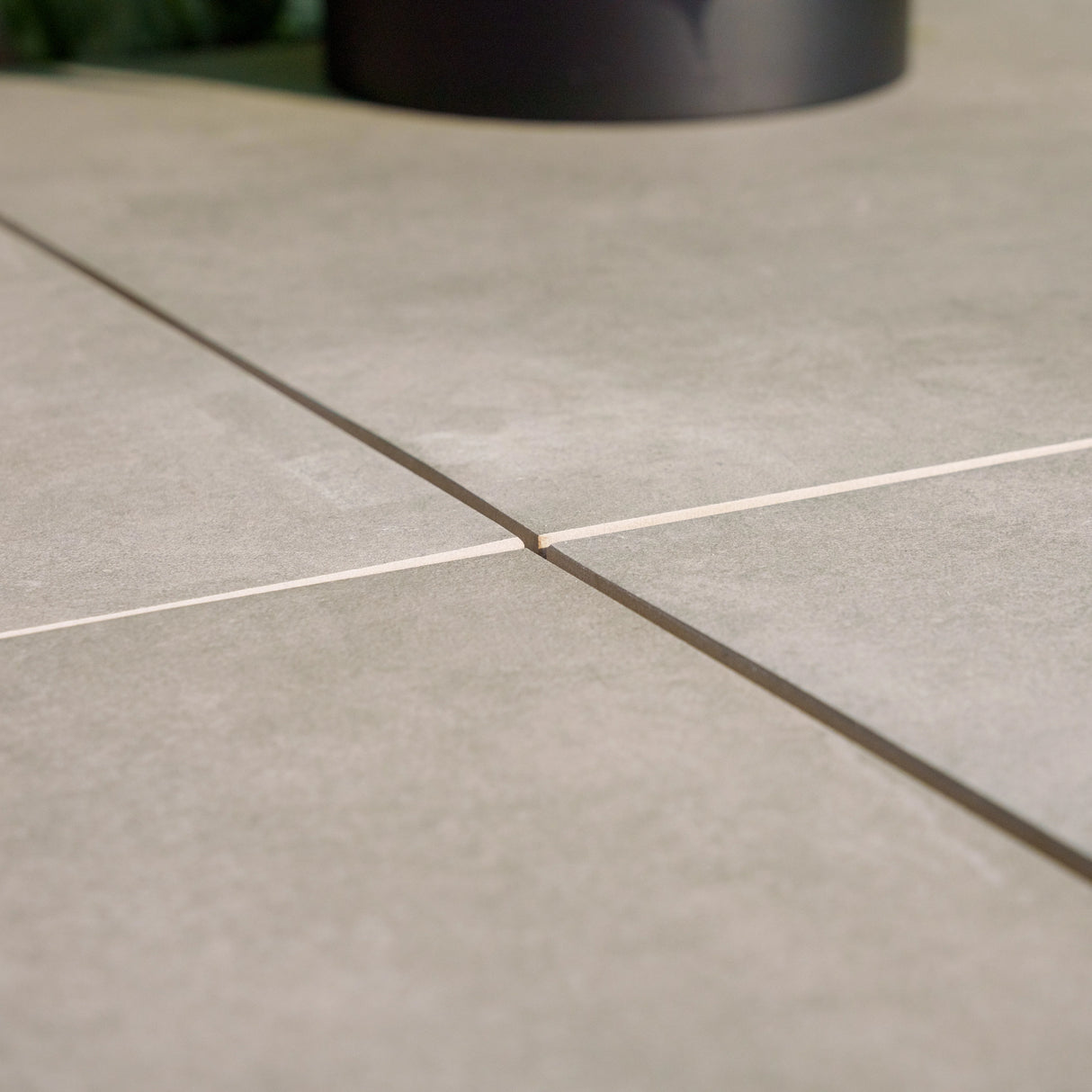 Extra starke Terrassenplatte Grey – 60×60×3 cm | Befahrbar & Hochbelastbar