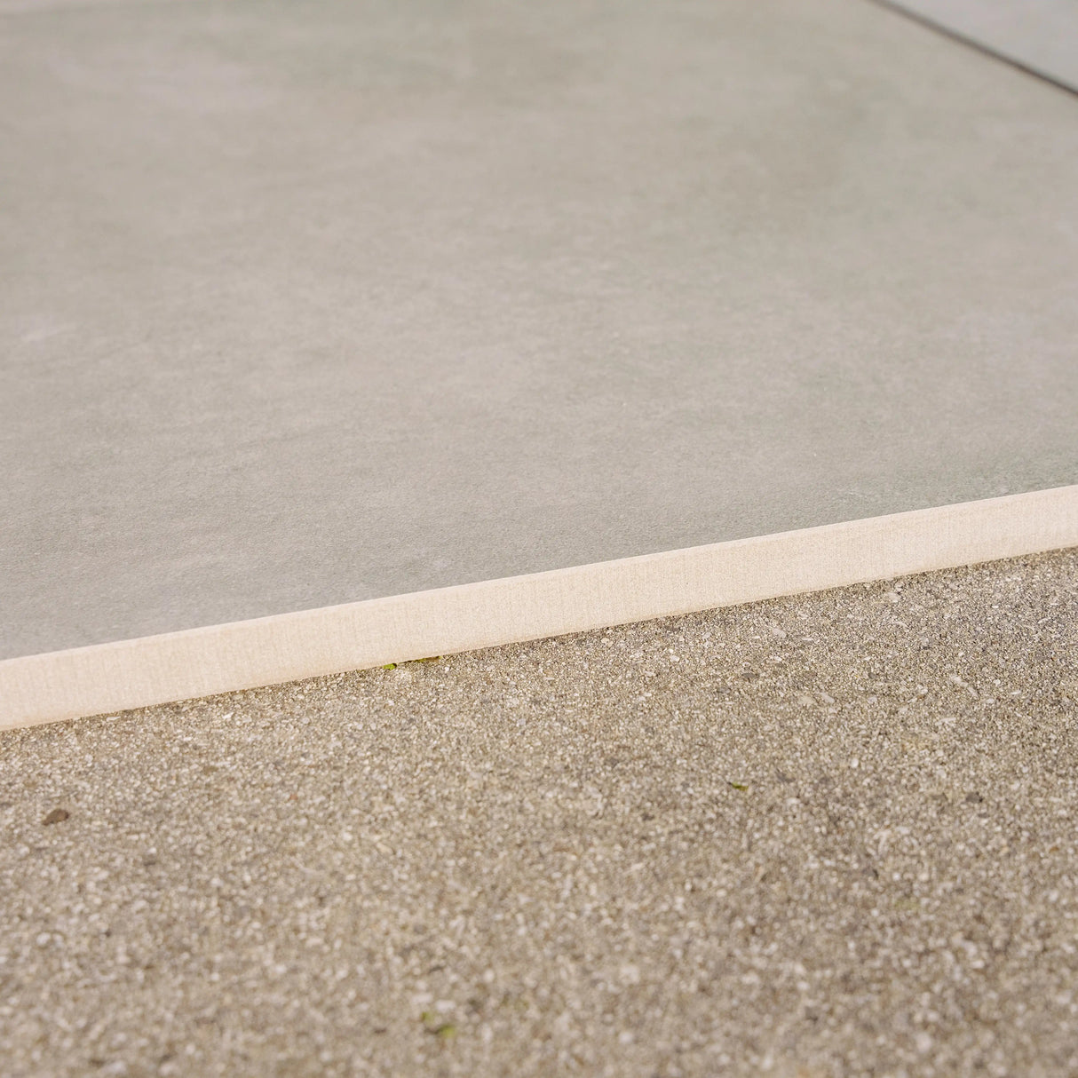 Extra starke Terrassenplatte Grey – 60×60×3 cm | Befahrbar & Hochbelastbar